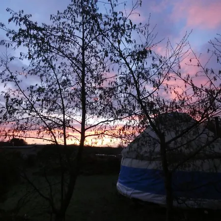 אתר קמפינג Inch Hideaway Eco Whitegate (Cork)